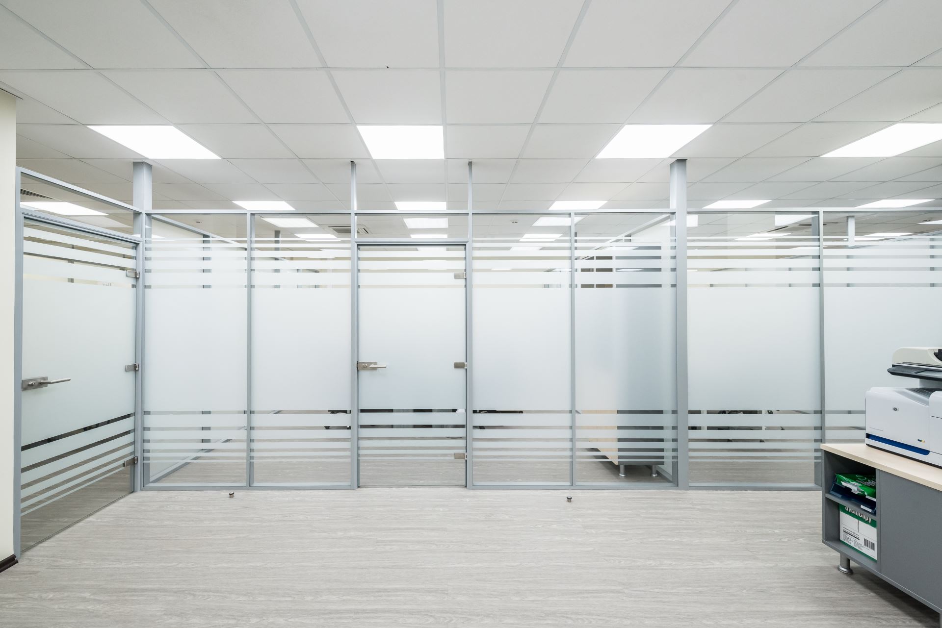 Стеклянные перегородки